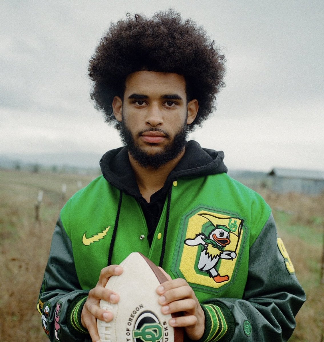 NIL_LLC's tweet photo. @oregonfootball stars @dantemoore05 and @thereal_kori2x land exclusive @Nike NIL Deal, ahead of their Big Game against @BadgerFootball. The Ducks will be going retro by honoring the Grateful Dead this weekend! #OregonDucks #DanteMoore #DakorienMoore #Nike #GratefulDead #NIL https://t.co/344mzBBQIO