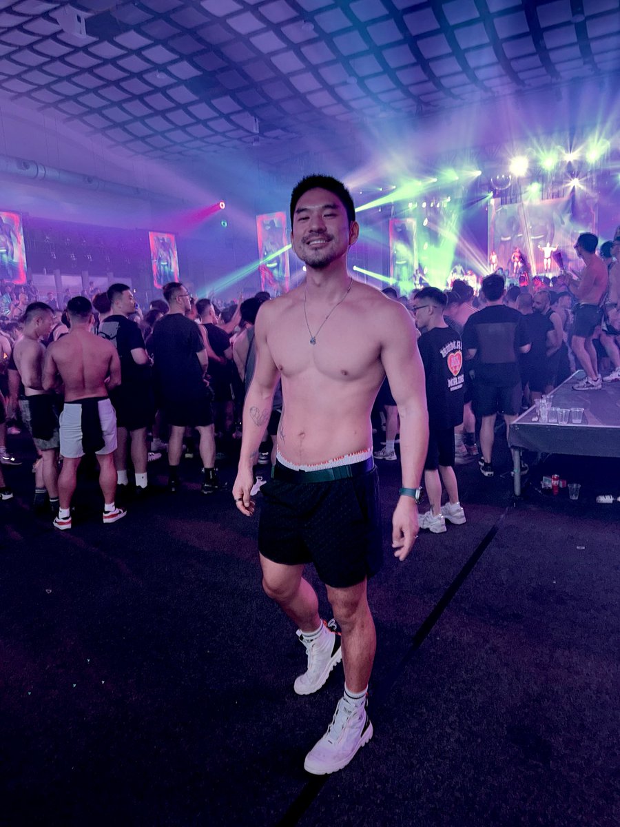 dongdolla's tweet image. First gay party in Asia. Leggo Taipei Pride 🇹🇼
