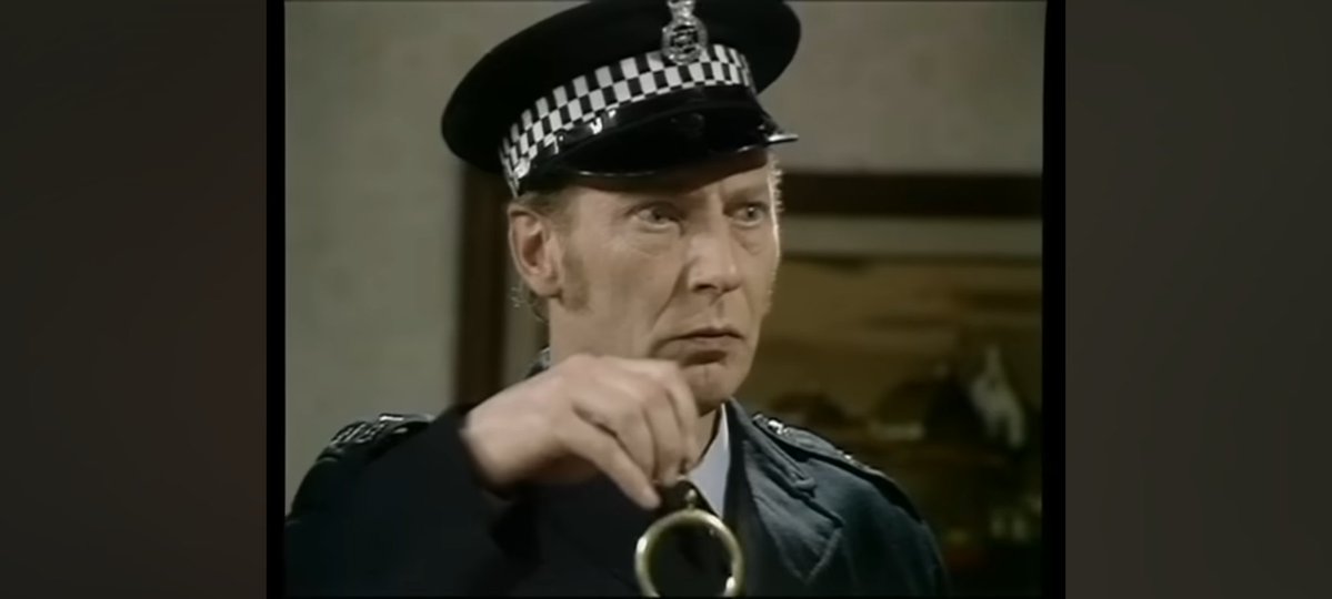 "1.5 pairs of earrings"
Is this what you're looking for, sir?