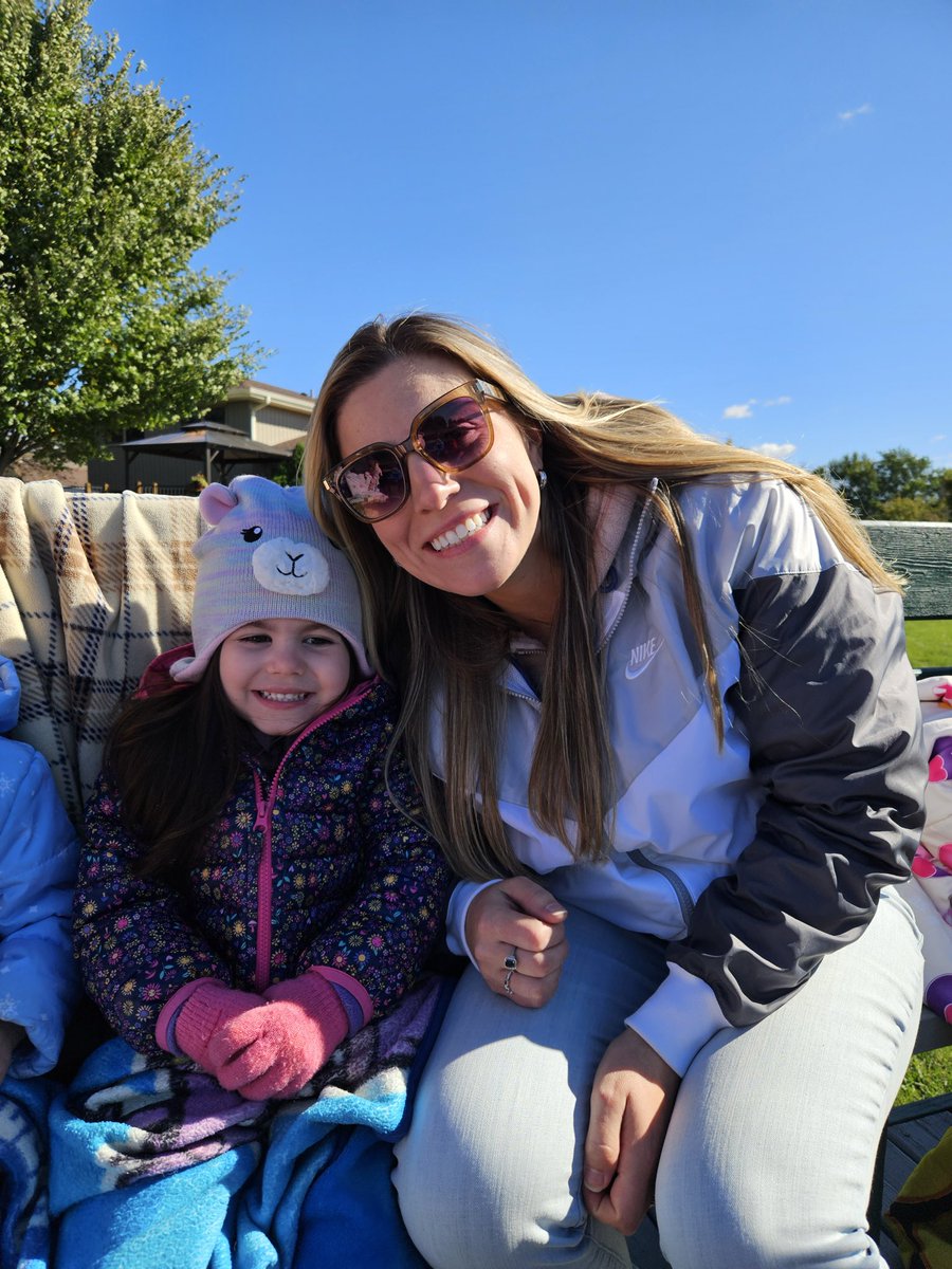FSPDfun's tweet image. Making Memories with Mom at Preschool— Fall Hayrides!