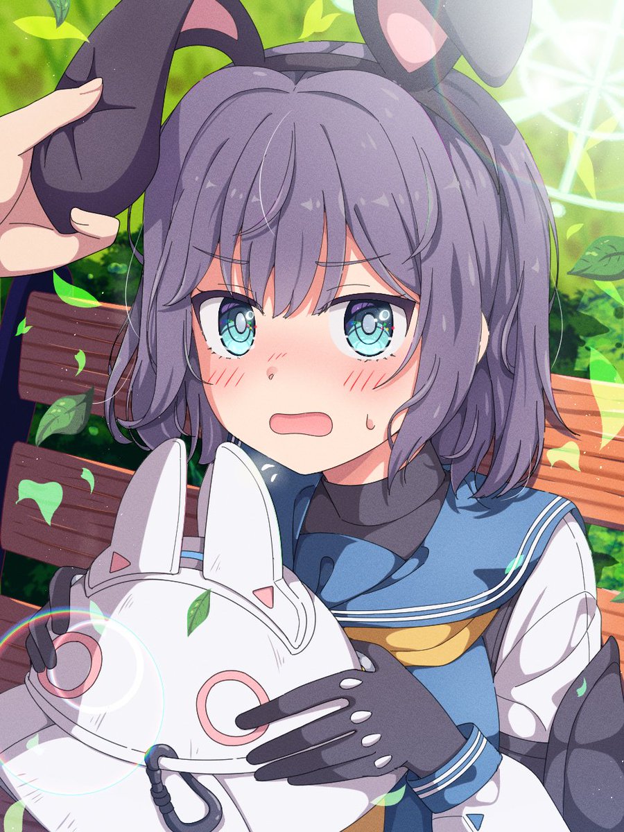 先生「サキ、帽子だと蒸れちゃうでしょ？代わりのうさ耳つけてあげるね！」
サキ「せ、先生・・恥ずかしいから早くとって！あと
いつまで握ってるんだっ！💦」