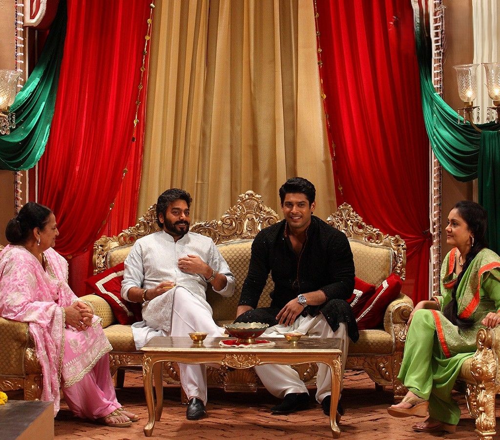 vijaya_sidheart's tweet image. Humpty Sharma Ki Dulhania BTS

#SidharthShukla || #SidHearts 
#HSKD