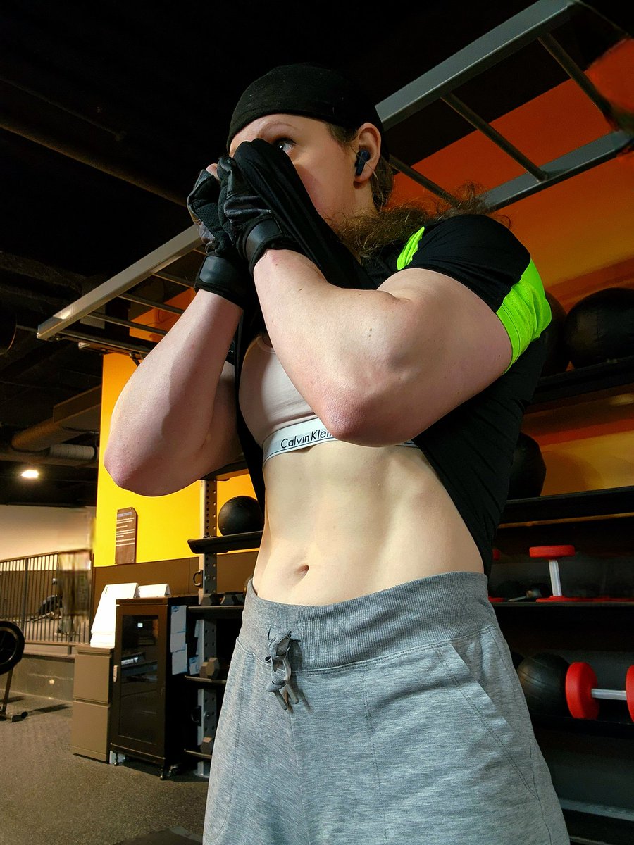 RealMacW's tweet image. Wiping the sweat away 💦