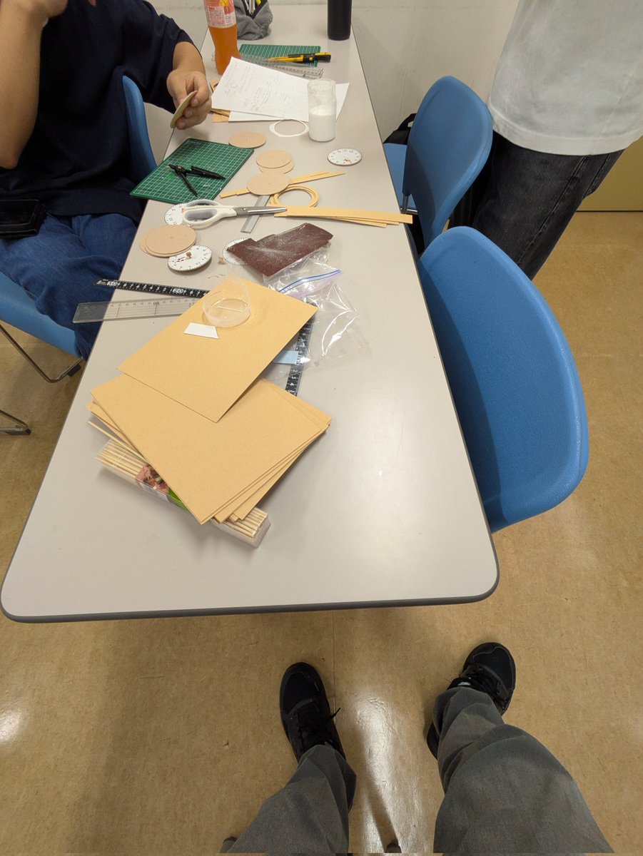 昨日も学祭準備を行いました✨️
今日も引き続き13時から学祭準備を行います！
活動場所は、北公民館研修室3です。
普段と違う活動場所なので、見学される方はご注意下さい🙇
#長崎大学 #長大 #漫画研究会 #漫研
#長崎大学漫画研究会 #長大漫研 
#サークル #サブカル #学祭 #長大祭 
#学祭準備