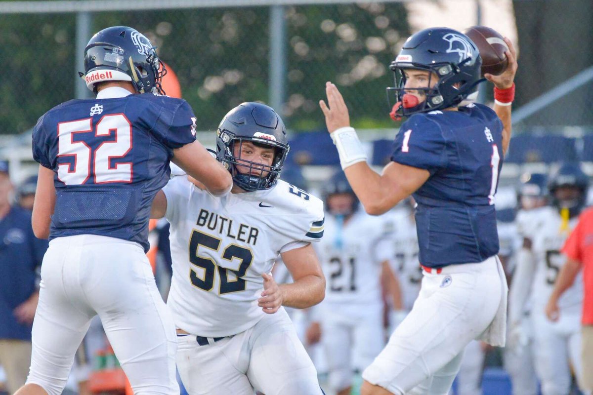 “Winning was our goal, and we did that this year,” Butler senior Beau Burchett said. “At the end of the day, I’m just happy I did that with that time. ... I wanted to bring a winning season to Butler football.” buff.ly/BAuirri…