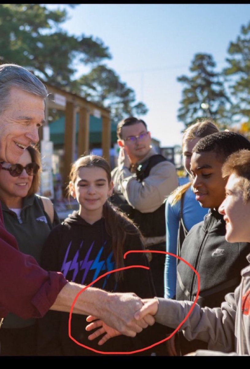 NapoleonBonabot's tweet image. The Democrat former Governor of North Carolina is trying to pass off AI images of himself as real