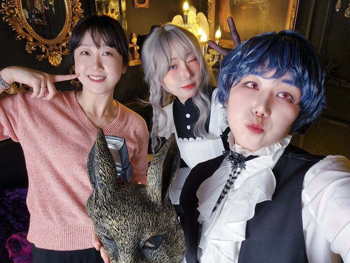 동백공주랑 양이사진사랑 컨셉촬 하고 와따 키키키키 
살짝 로판표지같이 사진 나온거같아서 우껴따