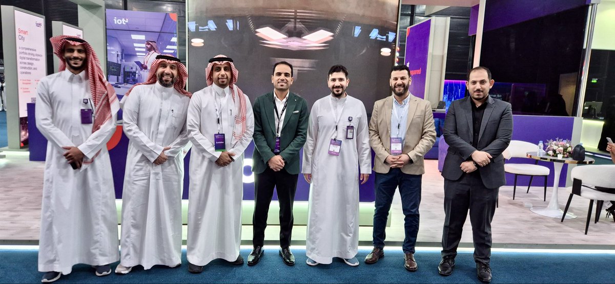 alkamel2090's tweet photo. سعيد بمشاركتي في المؤتمر العالمي لإنترنت الأشياء، ممثلاً لـ iot squared  حيث استعرضنا كيف نقود الابتكار ونعيد تعريف مستقبل الاتصال الذكي في المدن الذكية، والخدمات اللوجستية، والتنقل، والحلول الصناعية 

#iotsquared 
#iot 
#GlobalIoTCongress https://t.co/j7YV6YSQpp