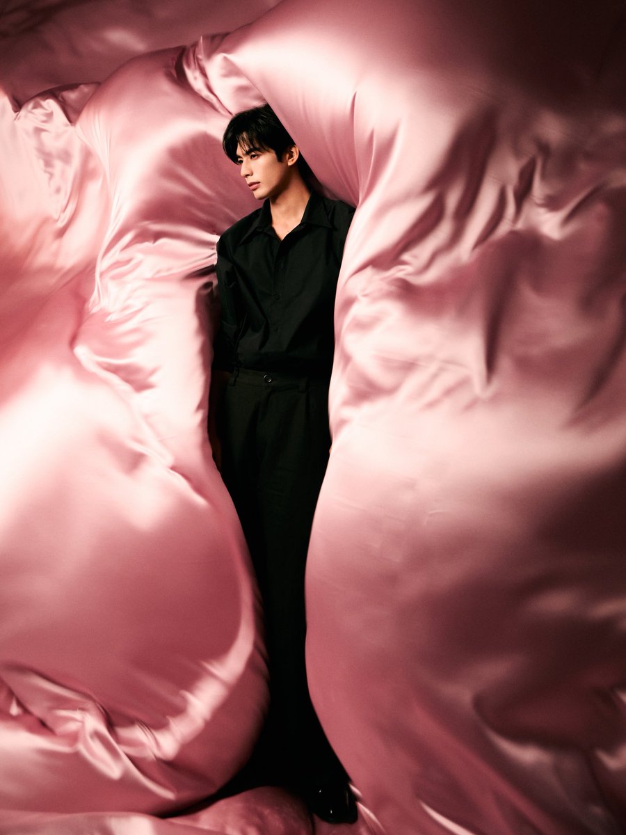 #SongWeilong’s studio shares new pics