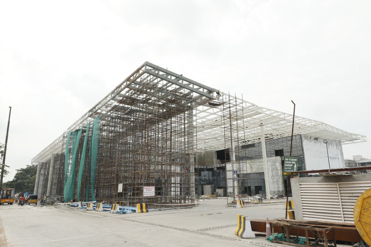 kishanreddybjp's tweet image. 𝐒𝐞𝐜𝐮𝐧𝐝𝐞𝐫𝐚𝐛𝐚𝐝 𝐑𝐚𝐢𝐥𝐰𝐚𝐲 𝐒𝐭𝐚𝐭𝐢𝐨𝐧 𝐨𝐧 𝐓𝐫𝐚𝐜𝐤 𝐭𝐨 𝐌𝐨𝐝𝐞𝐫𝐧𝐢𝐬𝐚𝐭𝐢𝐨𝐧!

Secunderabad Railway Station in Telangana is being redeveloped on a mission mode under the Amrit Bharat Scheme. On completion, this will enhance the rail network and offer…