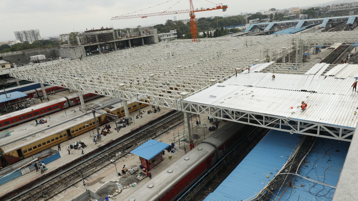 kishanreddybjp's tweet image. 𝐒𝐞𝐜𝐮𝐧𝐝𝐞𝐫𝐚𝐛𝐚𝐝 𝐑𝐚𝐢𝐥𝐰𝐚𝐲 𝐒𝐭𝐚𝐭𝐢𝐨𝐧 𝐨𝐧 𝐓𝐫𝐚𝐜𝐤 𝐭𝐨 𝐌𝐨𝐝𝐞𝐫𝐧𝐢𝐬𝐚𝐭𝐢𝐨𝐧!

Secunderabad Railway Station in Telangana is being redeveloped on a mission mode under the Amrit Bharat Scheme. On completion, this will enhance the rail network and offer…