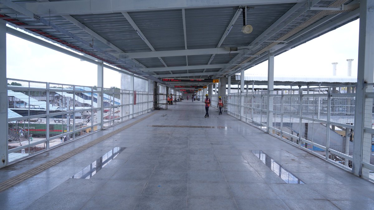 kishanreddybjp's tweet image. 𝐒𝐞𝐜𝐮𝐧𝐝𝐞𝐫𝐚𝐛𝐚𝐝 𝐑𝐚𝐢𝐥𝐰𝐚𝐲 𝐒𝐭𝐚𝐭𝐢𝐨𝐧 𝐨𝐧 𝐓𝐫𝐚𝐜𝐤 𝐭𝐨 𝐌𝐨𝐝𝐞𝐫𝐧𝐢𝐬𝐚𝐭𝐢𝐨𝐧!

Secunderabad Railway Station in Telangana is being redeveloped on a mission mode under the Amrit Bharat Scheme. On completion, this will enhance the rail network and offer…