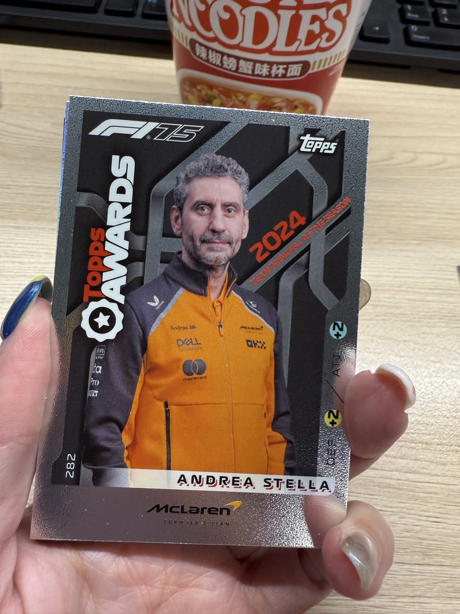 会社のコンビニにターボアタックが５ドルで売ってたので買ってみました👀ランドはでなかったけどイケオジAndreaさんが来てくれました♡
そして何かゆうき君のキラカみたいのが出ました❣️ターボアタックよく分かってないけどこのカードは凄いんですか👀？そして保存用ファイルとかあるんでしょうか😂？