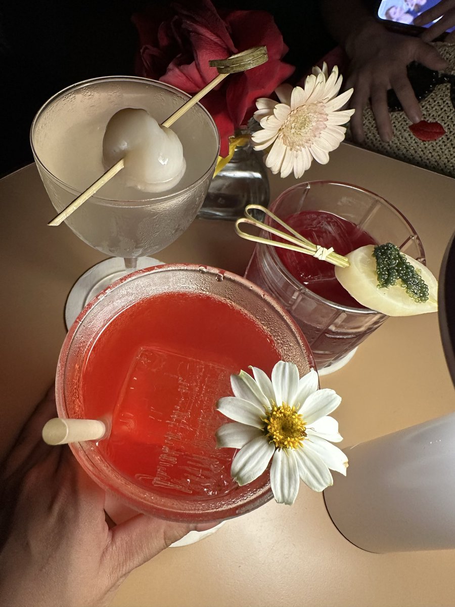 P in 🌍 tweet media