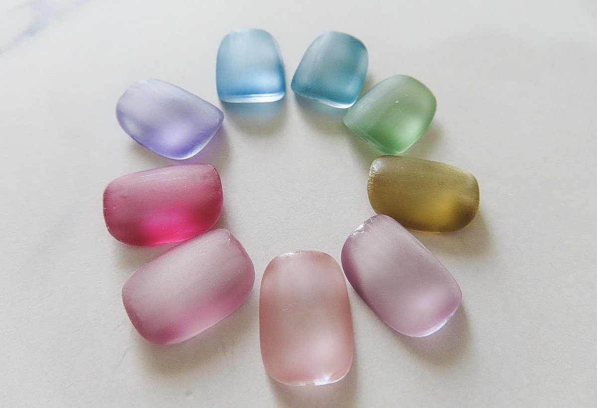 水光ネイル全色届きまして、今週末はカラフルネイル🍭
マットもかわいいので色々試しがいがありそう！