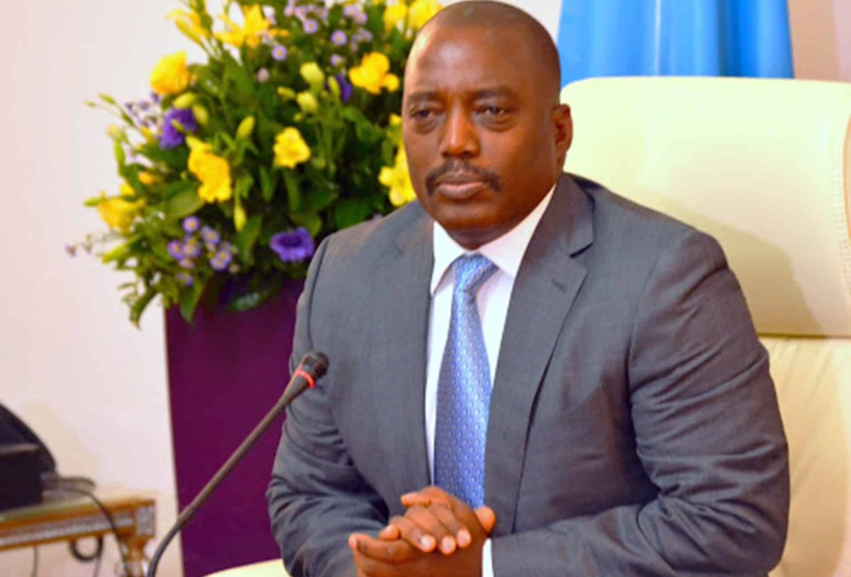 S’il vous était donné l’occasion de vous adresser au Président #JosephKabila, que lui diriez-vous ?

Allez-y, il vous lira très certainement.
#SauvonsLaRDC 
#JKK
#RDC