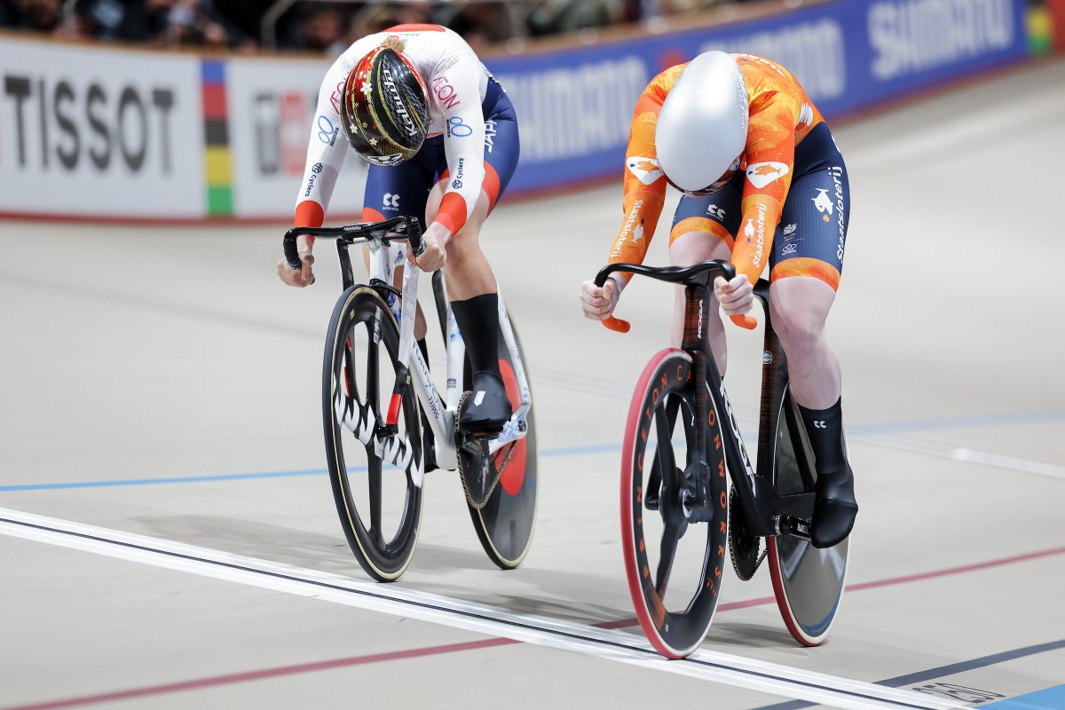UCI_Track's tweet image. The rainbow jersey belongs to Hetty van de Wouw 🌈

Queen of the Women’s Sprint at #Santiago2025 🤩

📸 SWpix