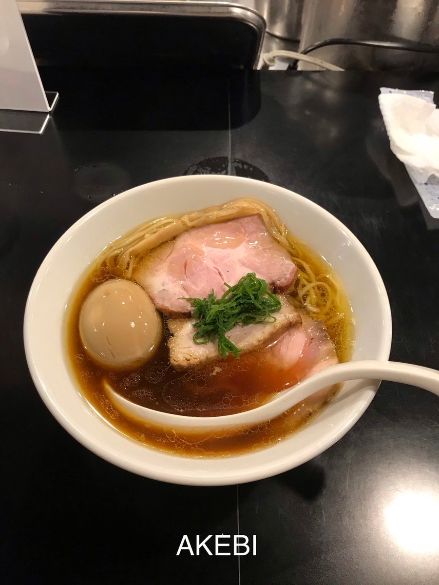cookpit_pr's tweet photo. #AKEBI さんを訪問。出汁が効いたスープはキリッとした醤油の風味が絶妙にマッチしてめちゃくちゃ美味しい！むっちりとした食感の麺も噛み応えがあり、スープとの相性抜群！肉肉しいチャーシューも逸品ですね！ごちそうさまでした🙏

#クックピット https://t.co/IzcZucDHtY