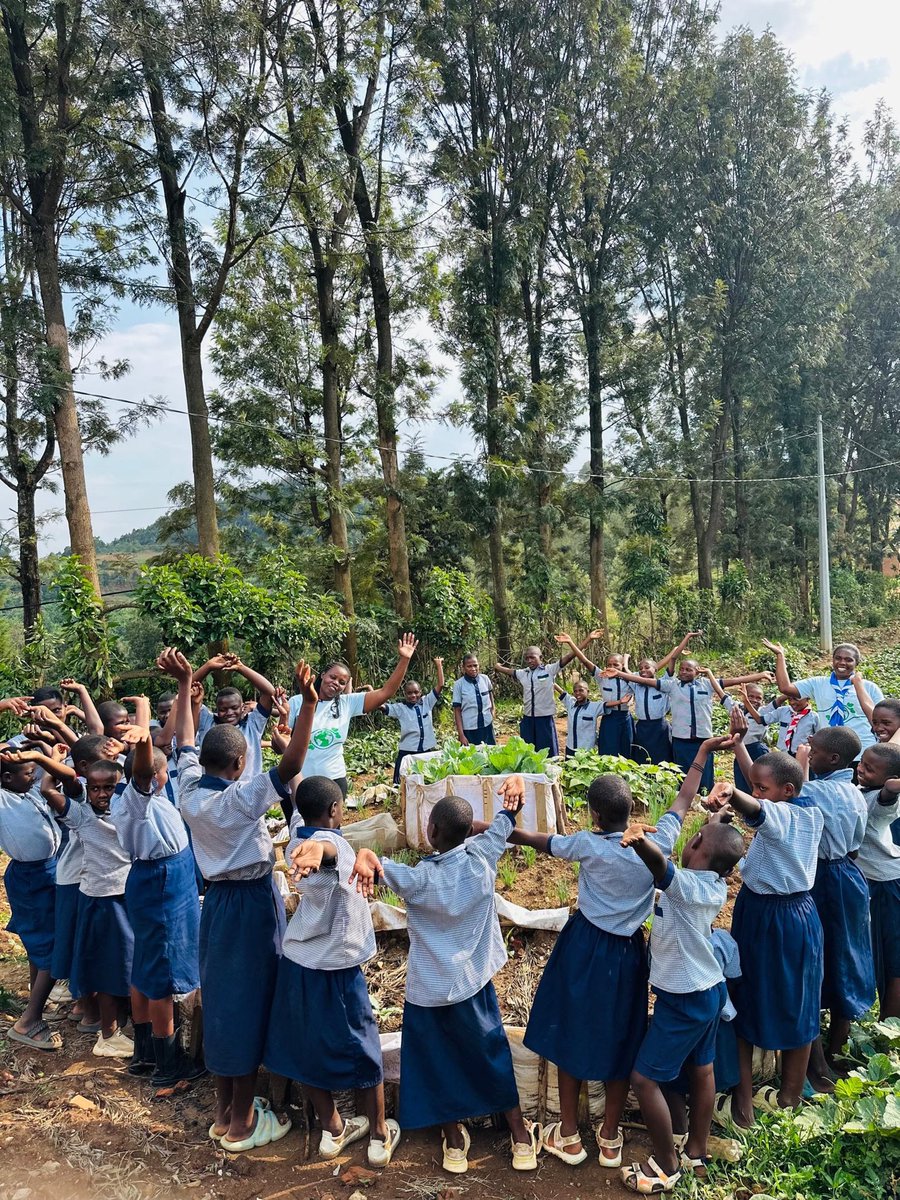 guidesrwanda's tweet photo. Early today, we had a visit at G.S. Muramba A in @NgororeroDistr . We were impressed by their project of making waste-sorting containers that separate biodegradable and non-biodegradable waste. 
#GLACC 
#BringInGirls

@wagggsworld https://t.co/w3AYguRPAG
