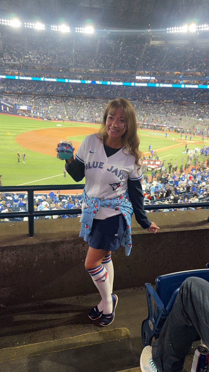 As my grandma used to say, “it’s fine line btwn an outfit &amp; a getup”. I think grandma would still be proud of my getup tonight! I know she’s watching. Go jays go. <a href="/SiddallJoe/">Joe Siddall</a> are you wearing your socks??