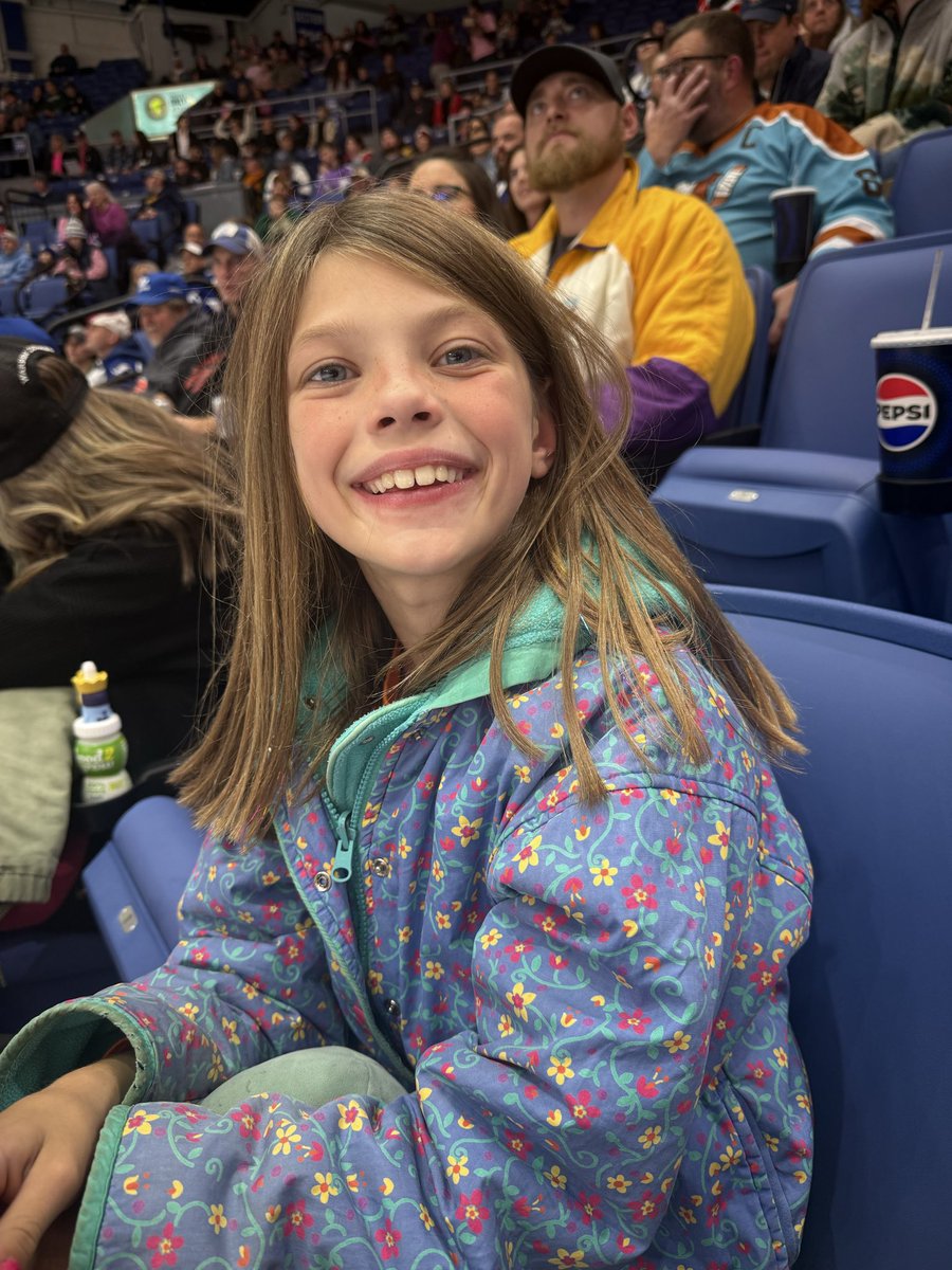 alexaffect's tweet image. AA seat 8 @SyracuseCrunch #tullyspucks