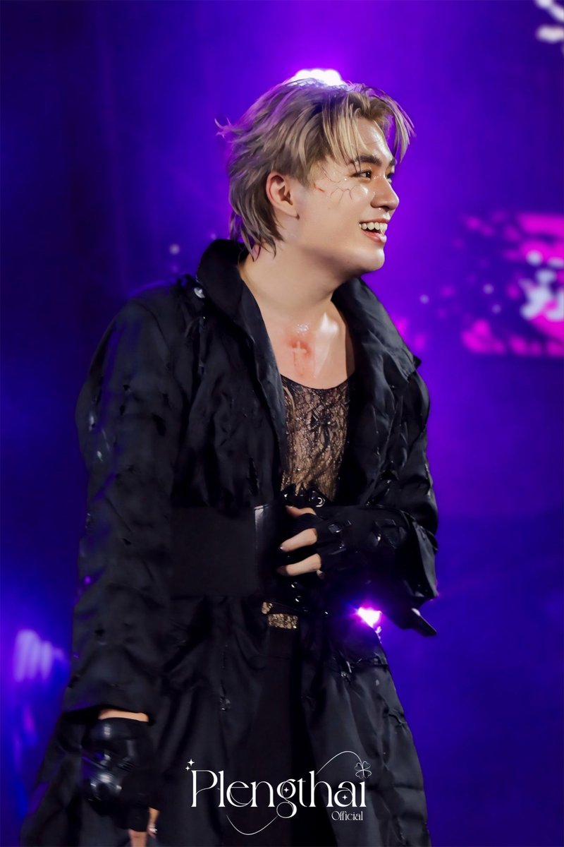 PlengthaiFc's tweet image. • ขอบคุณทางงานSiamHalloween2025 และ @Flex_Connect ที่เชิญเพลงไทและSuperthai มาร่วมโชว์ในงานและเสิร์ฟความหลอนความสนุกสุดมันให้กับชาวสยามในปีนี้ค่ะ 
• ขอบคุณ #CUBBIES หน้างานที่นำภาพบรรยากาศและความหลอนมาความสนุกมาฝากทุกคนด้วยนะคะ🎃❤️‍🔥👻
#SiamHalloween2025xSuperThai
#Plengthai_ynwa