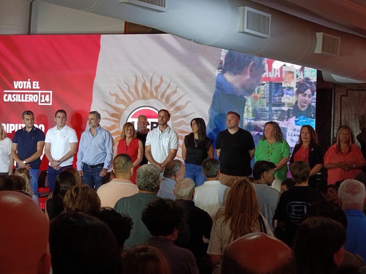 En nuestra Casa Radical se sintió la energía d un partido q no se rinde.
Generaciones unidas x una historia que sigue viva en Córdoba.
No es solo una campaña, es defender lo q somos.
Este domingo, llenemos las urnas de convicción, radicalismo y futuro 🇵🇱
#Lista3  #Casillero14