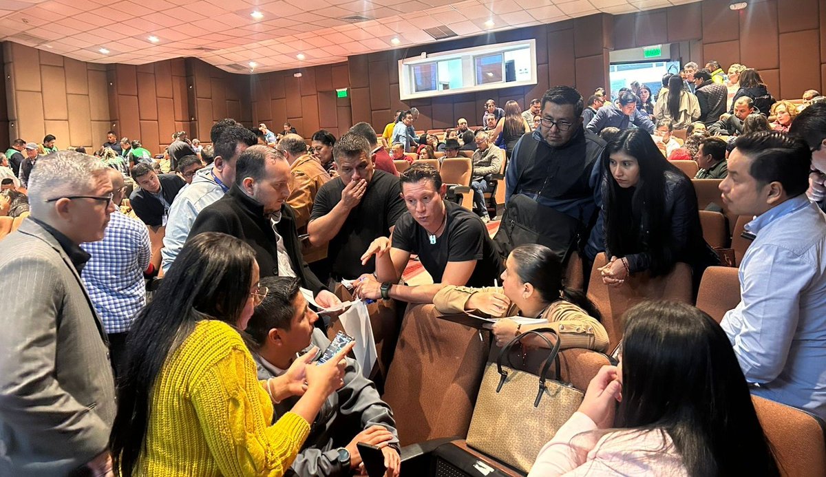 IESS_Manabi's tweet photo. 🩺 #IESSenAcción | La Coordinación Provincial de Prestaciones del Seguro de Salud de @IESS_Manabi fortaleció sus conocimientos en atención segura ante emergencias durante el Congreso de Gestión de Riesgos y Desastres. 💪🌎 https://t.co/bY7JxjJeac
