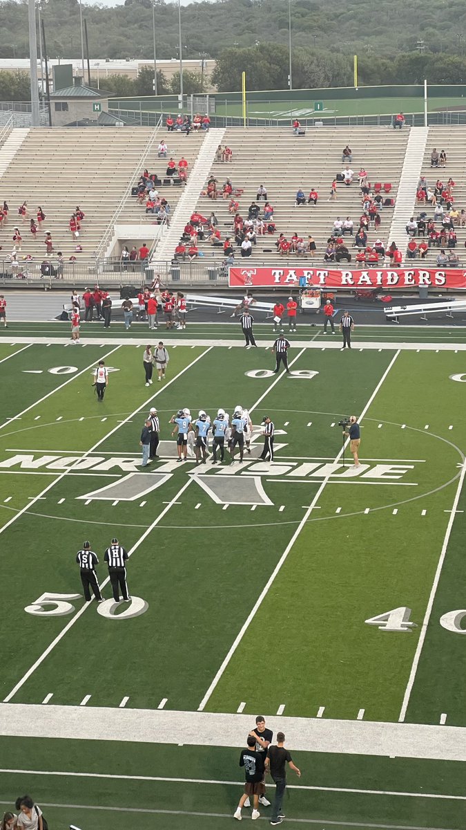 iam_alinedouard's tweet photo. Harlan Vs Taft
#FNL #TXHFB https://t.co/Q8H3ADPUvm