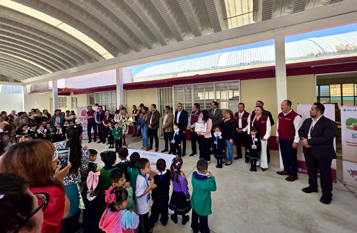 arturougaldea_'s tweet photo. ¡Educación equitativa que transforma! 

El Srio. Miguel Ángel Hernández Espejel concluyó su gira de trabajo entregando infraestructura y mobiliario escolar en el J. N. “Libertad ” de #Chicoloapan. 

#ElPoderDeServir 
#LaTransformaciónAvanzaEnEducación https://t.co/V5aFd79fC8