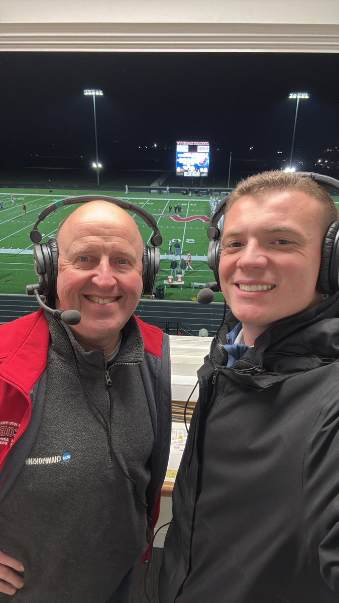 PLAYOFF SELFIE! 🏈🏟️🤳🏼

The De Pere Redbirds come to Neenah to play the Rockets to open the 2025 Playoffs. It’s see-your-breath weather this evening so wrap up, get cozy, and tune in 🥶

7:00pm kickoff on <a href="/thescorewi/">The Score WI</a> 
#TonyGNation #wiaa #wiaafb #wiaawi
