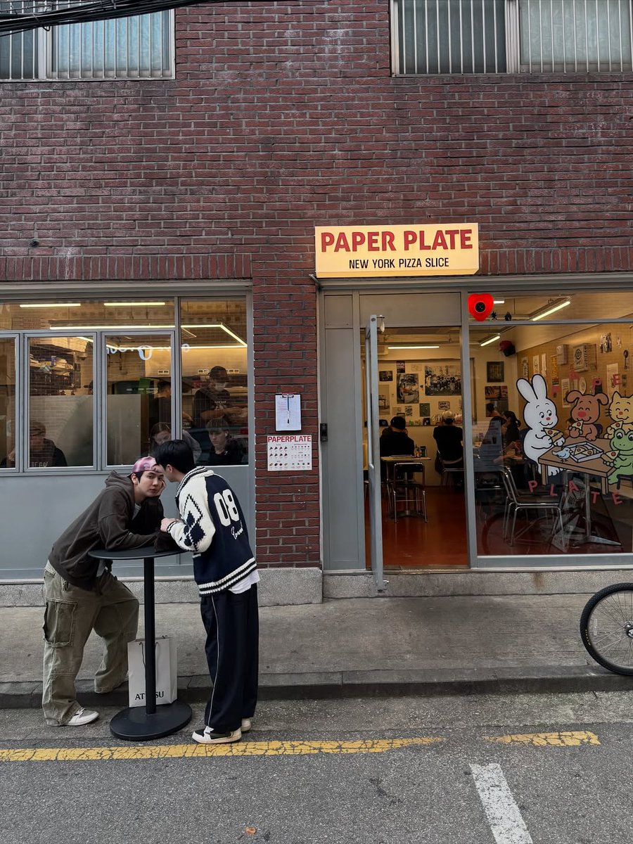 MaxkyBasPH's tweet image. ɪɴꜱᴛᴀɢʀᴀᴍ ᴘᴏꜱᴛ ᴜᴘᴅᴀᴛᴇ 🐢
Little sweet boy 🍕🥞🧊🍰
📸 inpitar
📌 instagram.com/p/DQMT_kCD_HZ/…
#แม็กกี้บาส #maxky_rp #6CODE