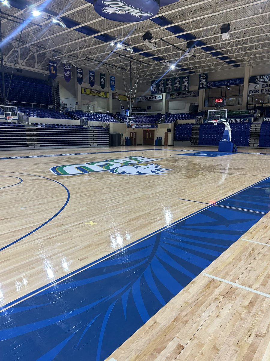 Shout out <a href="/FGCU_WBB/">FGCU Women's Basketball</a>, <a href="/Raina15/">Raina Harmon</a>, and <a href="/willmcintire13/">Will McIntire</a> for making time for me to come see campus and watch practice over fall break! Loved meeting the team and seeing the beautiful campus! 
<a href="/IBC16U3SSB/">Indiana Basketball Club 16U 3SSB</a> <a href="/IBCWBB/">Indiana Basketball Club</a> <a href="/FHSLadyTigersBB/">FHS Girls Basketball</a> <a href="/M14hoopsindy/">M14Hoops Indy</a>