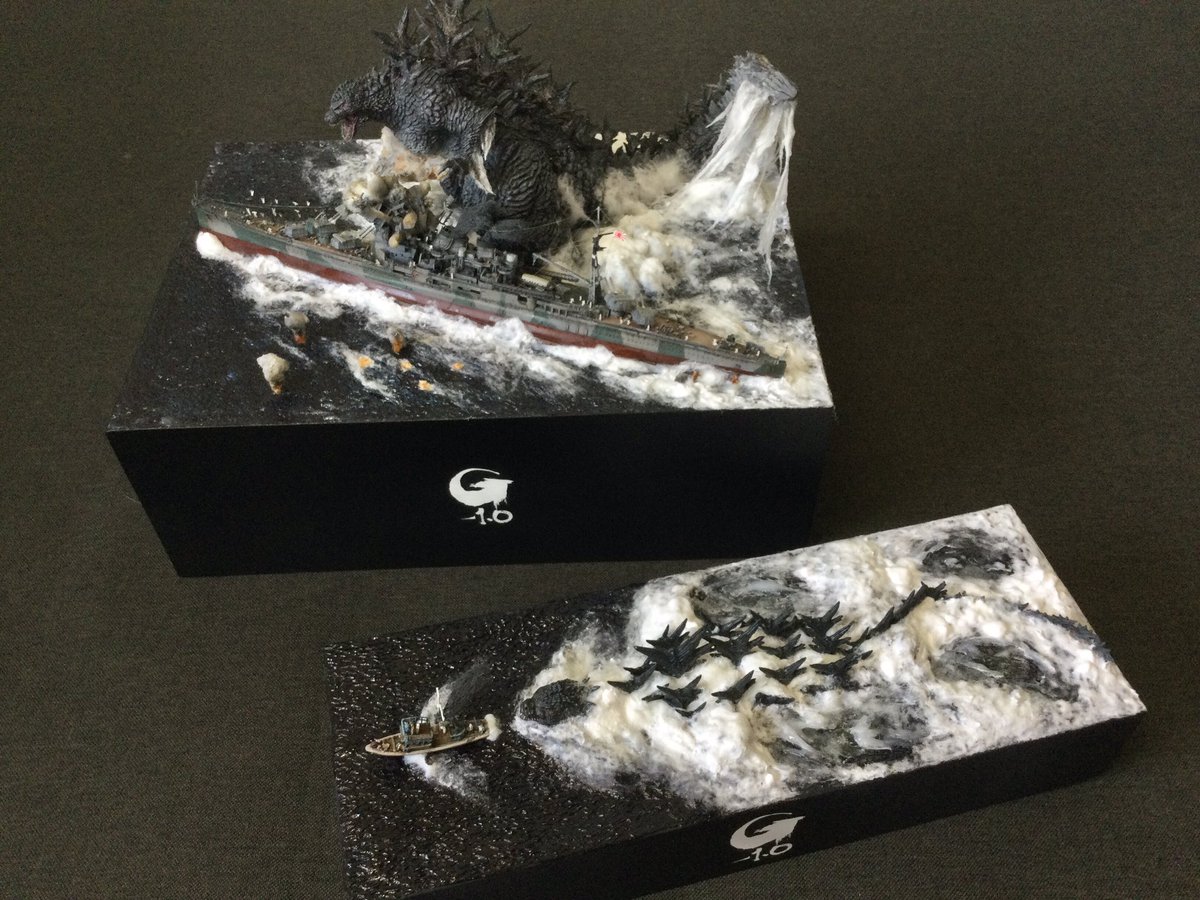 ModeLab_K's tweet image. 発売中のモデルグラフィックス12号に、アオシマ ゴジラ-1.0のキットを使用したジオラマで参加させてもらいました。7年ぶりの作例となります。誌面、キット共に素晴らしい内容となっております。是非お求めください。63歳（透析生活23年）ゾンビジジイの渾身の一作です😅