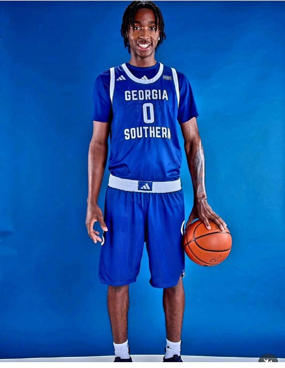 Cool fact… 3 of my former players currently playing D-1 basketball. Can’t wait to see my guys shine this year !
<a href="/kballer_21/">Keshawn Murphy</a> <a href="/kerringtonkiel/">kerrington🃏</a> <a href="/_jaydenwilliams/">Jayden Williams (jayrilla) 🎭</a> 
Handle your business fellas! You know I’m always in your corner and your biggest fan!