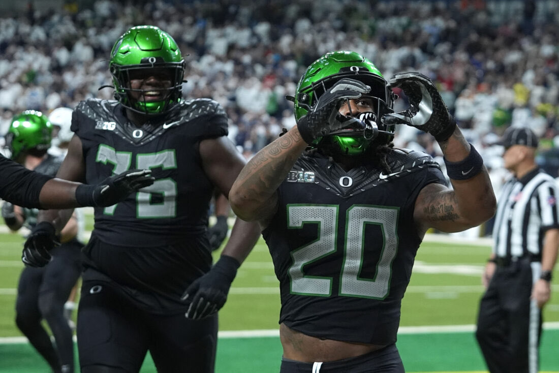 Blessed to receive an offer from the University of Oregon! <a href="/RashaadSamples/">CoachSamp</a> 

<a href="/BrandonHuffman/">Brandon Huffman</a>
<a href="/GregBiggins/">Greg Biggins</a> 
<a href="/ChadSimmons_/">ChadSimmons</a> 
<a href="/adamgorney/">Adam Gorney</a>