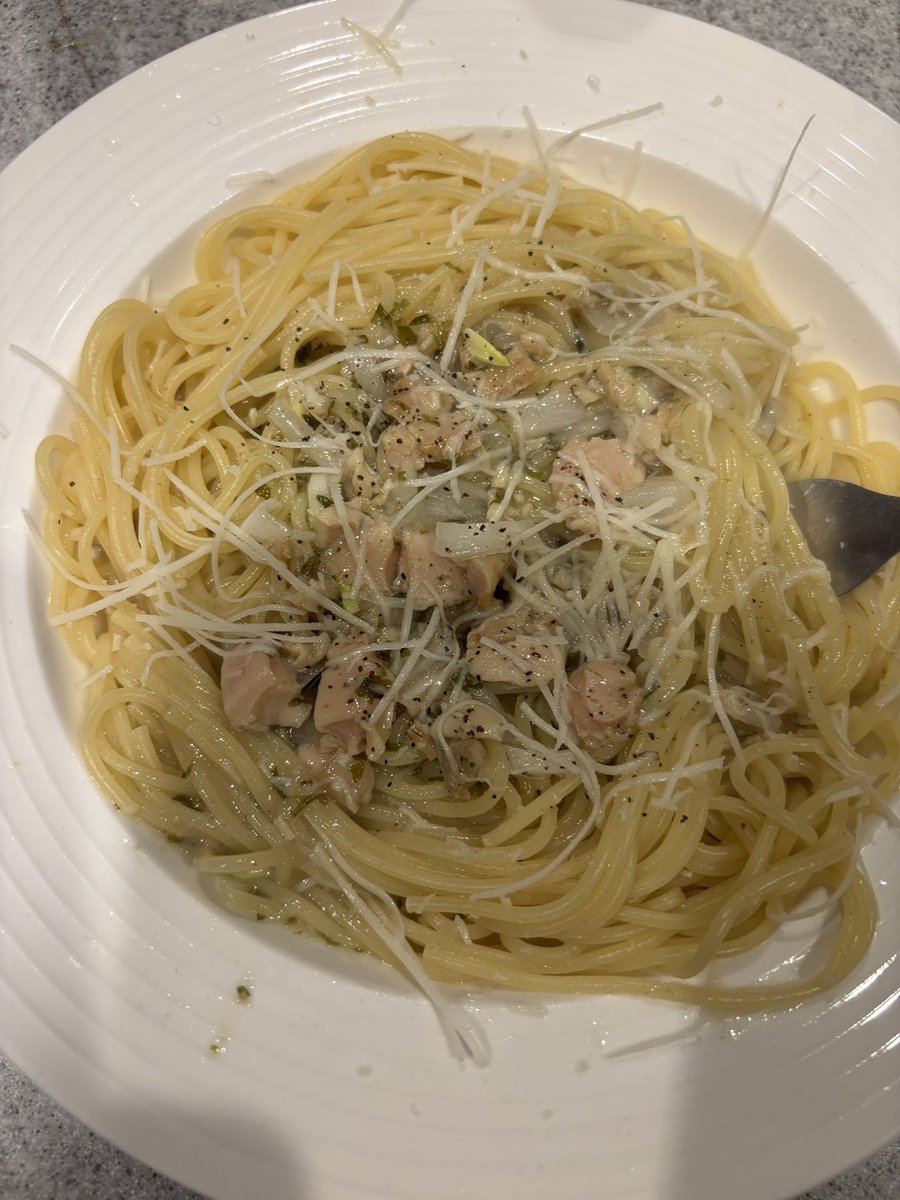 Uncle Flapjacks (@uncleflapjacks) on Twitter photo Ooh. Spaghetti and clam sauce. Ooh. Spaghetti and clam sauce.