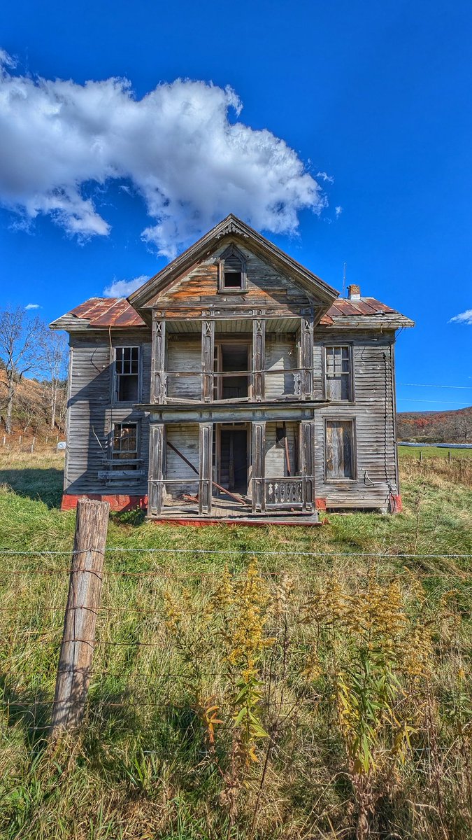 The Forgotten South (@forgotten_south) on Twitter photo We built places like this once, and in a way, they built us too. We built places like this once, and in a way, they built us too.