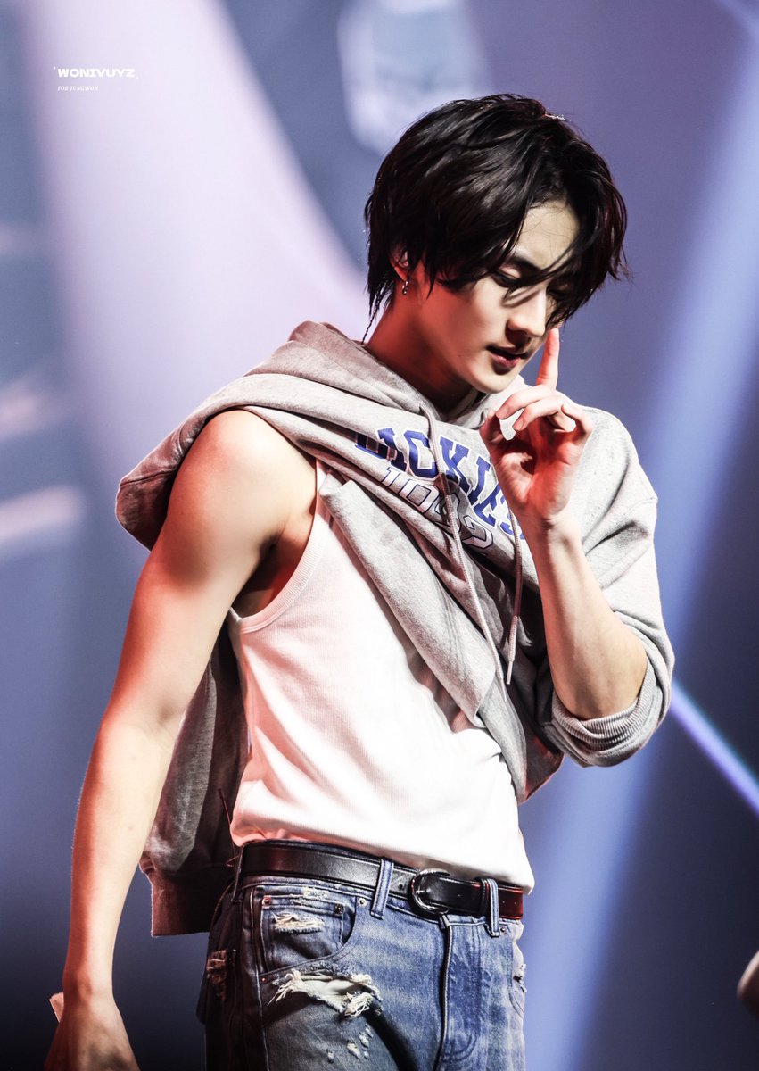 ジョンウォン 𝟐𝟒𝟏𝟏𝟎𝟗.𝟏𝟎 𝐖𝐀𝐋𝐊 𝐓𝐇𝐄 𝐋𝐈𝐍𝐄 𝐢𝐧 𝐉𝐀𝐏𝐀𝐍