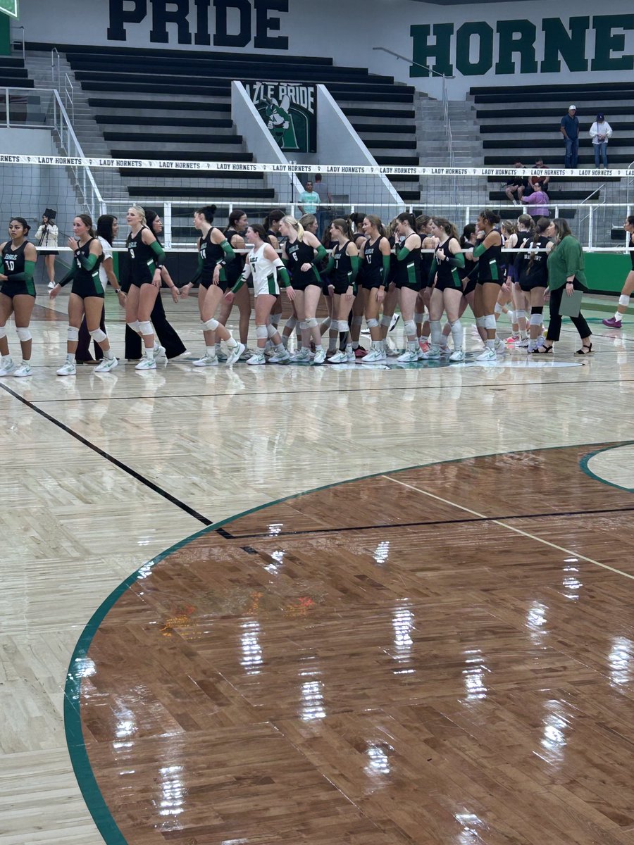 azleathletics's tweet image. Great job ⁦@AzleVolleyball⁩ for capping off an incredible regular season with a win over Granbury and becoming the 1st team in program history to hit 30 wins in one season! Next stop GOLD BALL SEASON!!  ⁦@azleisd⁩
