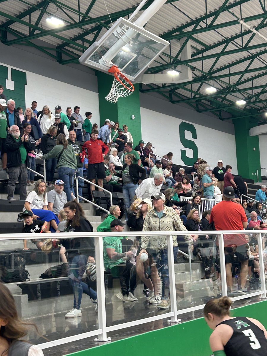 azleathletics's tweet image. Great job ⁦@AzleVolleyball⁩ for capping off an incredible regular season with a win over Granbury and becoming the 1st team in program history to hit 30 wins in one season! Next stop GOLD BALL SEASON!!  ⁦@azleisd⁩