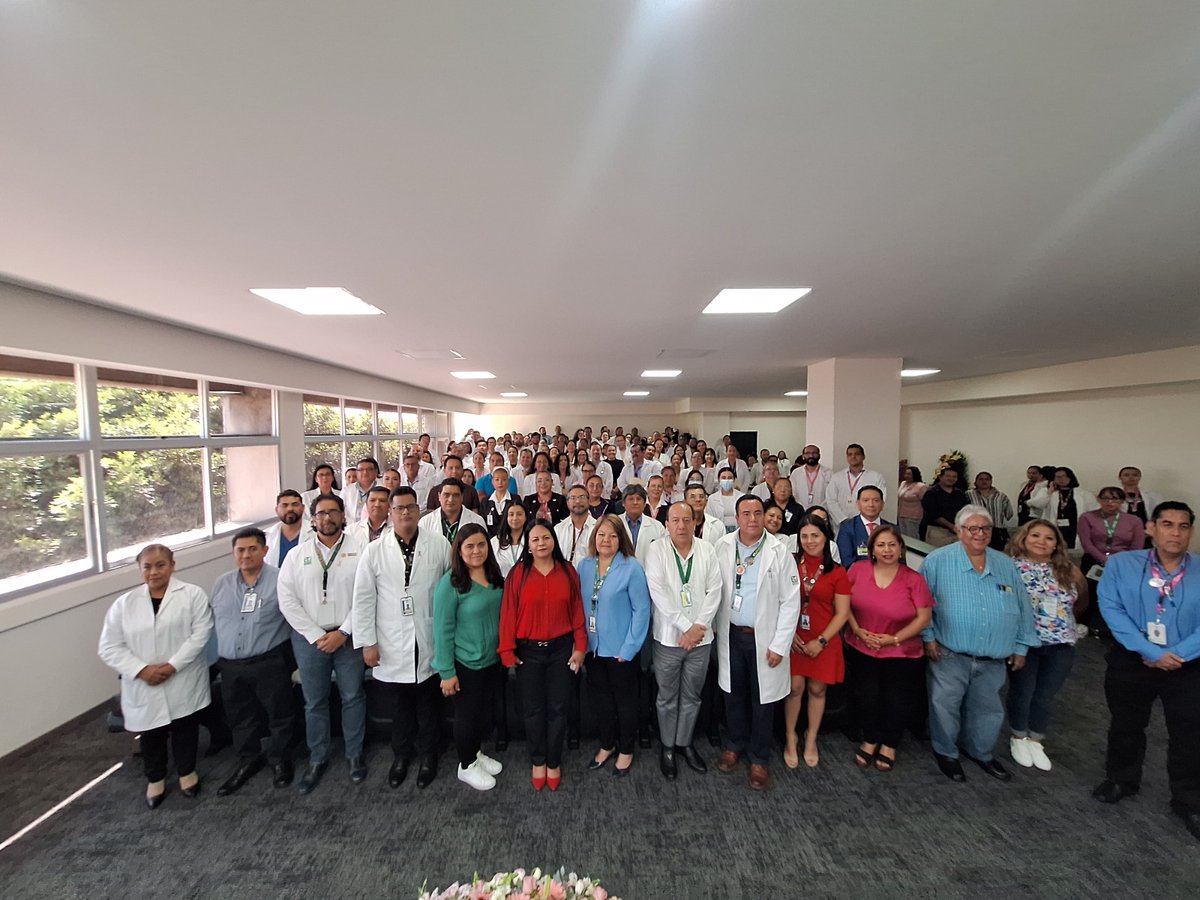IMSS_Mor's tweet image. En el marco del #DíaDeLaMédicaYElMédico, reconocemos a las y los 1,201 profesionales del #IMSSMorelos, pilares en la misión de proteger la salud y el bienestar de nuestra derechohabiencia. 👩‍⚕️👨‍⚕️💚

#OrgulloIMSS