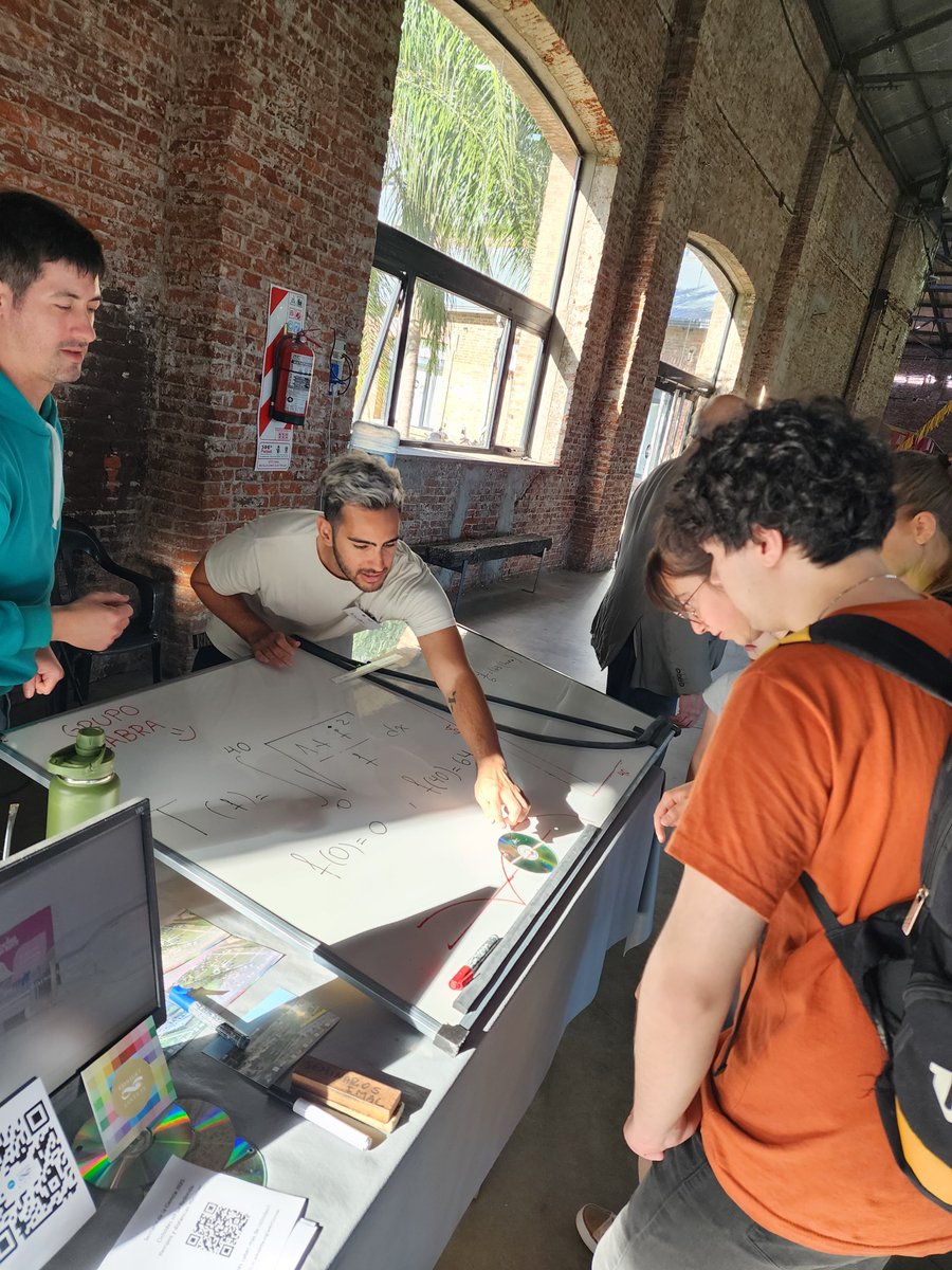 LABRA_IMAL's tweet image. El grupo LABRA en la Semana de la Ciencia 2025 y los &quot;Cicloides en La Redonda: tiempos y distancias mínimas&quot;