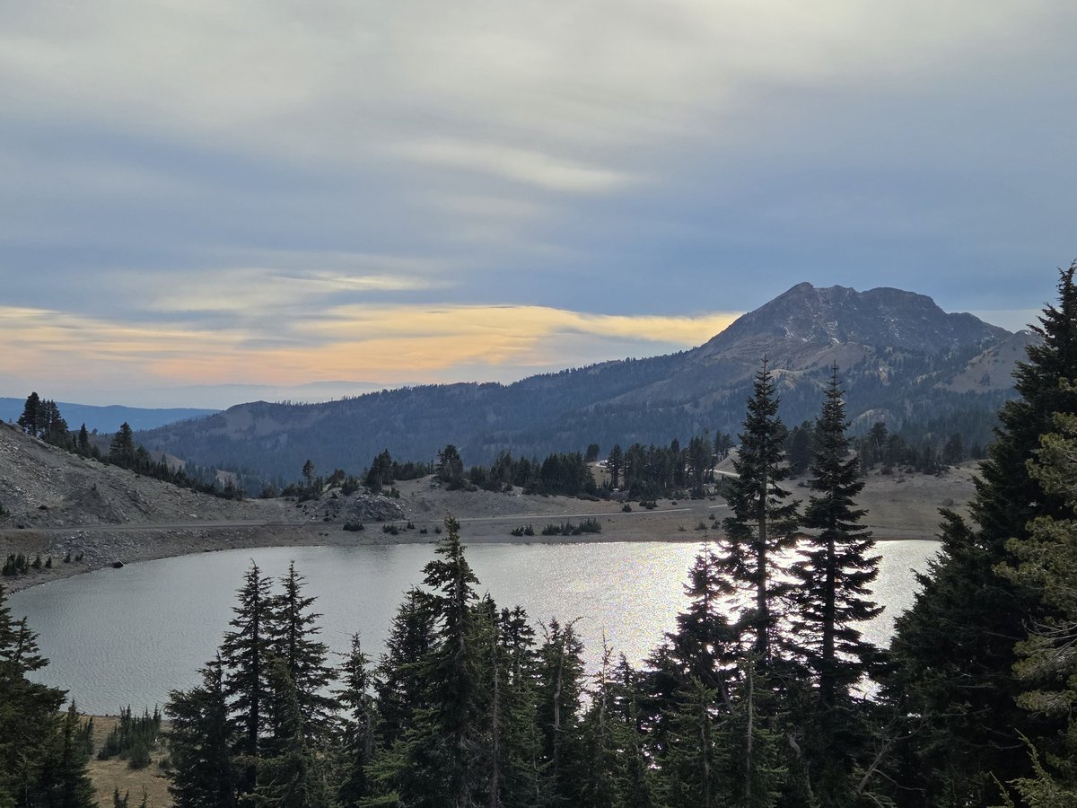 _AlleyAwesome's tweet image. Before snow (likely tonight) closes the Lassen Park Rd, I'd figured I'd make the once a year trip through-as opposed to around the park
#happyfall #firstsnowcomin