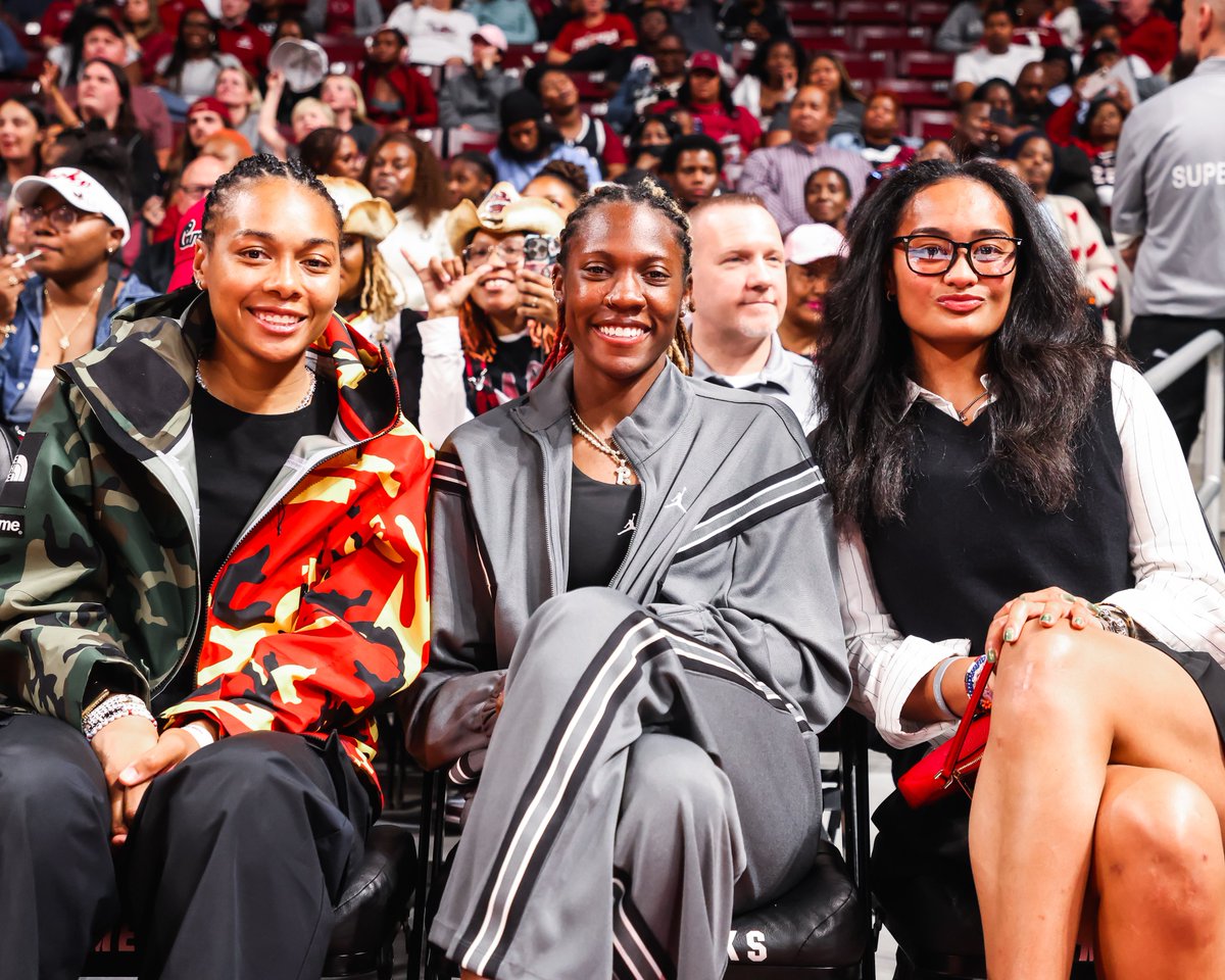 Oh hey <a href="/AtlantaDream/">Atlanta Dream</a> girlies 👋