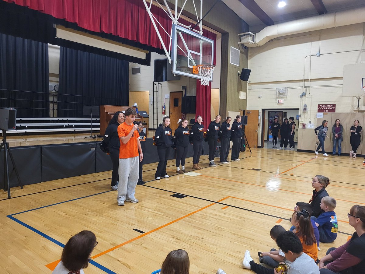 DukesAthletics's tweet image. What an amazing event at MES today. Student Athletes from the Dukes Nation spoke, and performed some cheers, at the MES PBIS assembly theme about being ENTHUSIASTIC. Great job Dukes!!
#GoDukes