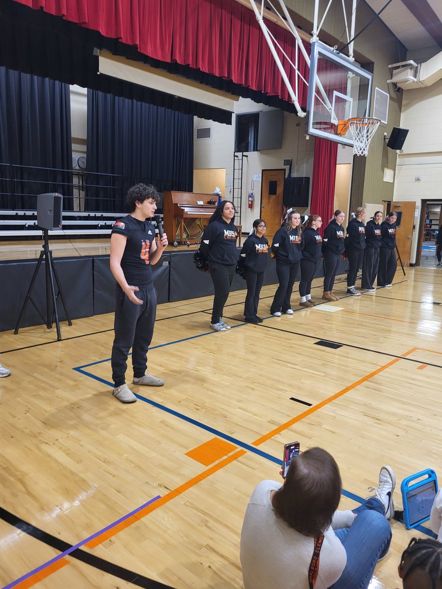 DukesAthletics's tweet image. What an amazing event at MES today. Student Athletes from the Dukes Nation spoke, and performed some cheers, at the MES PBIS assembly theme about being ENTHUSIASTIC. Great job Dukes!!
#GoDukes