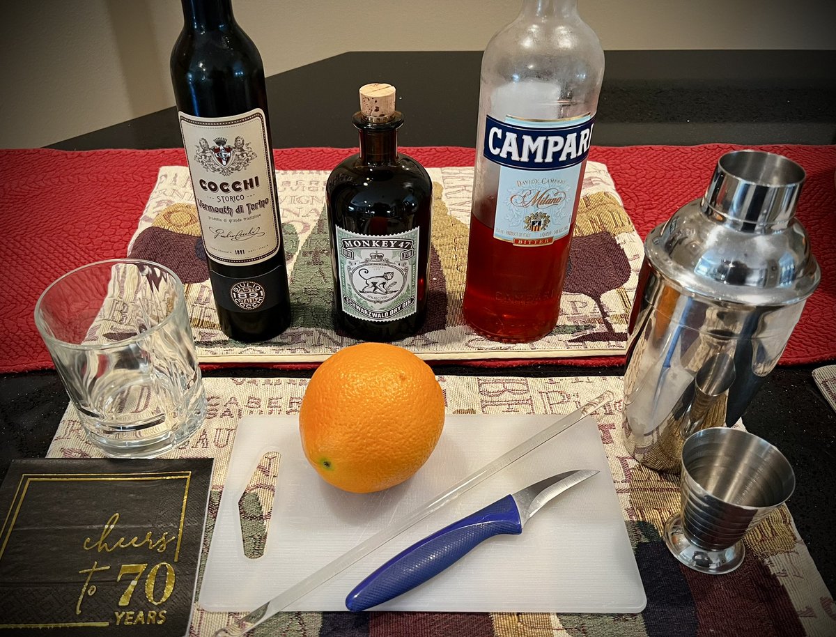 mlzema's tweet photo. It’s #FridayNight #HappyHour!🕔
#TWEETYOURDRINK #Negroni🥃
#Salute! #Cheers! #Sköl! #LChaim! #Santé! #Sláinte! #NaZdrowie! #OogyWawa! #Prosit! #OkoleMaluna! #Ziveli! #Serefe! #CinCin! #Kampai! #Prieka! #Evviva! #Saúde! #Noroc! #Gesondheid! #Saúde!🥃 https://t.co/wmSFSaw0Rt