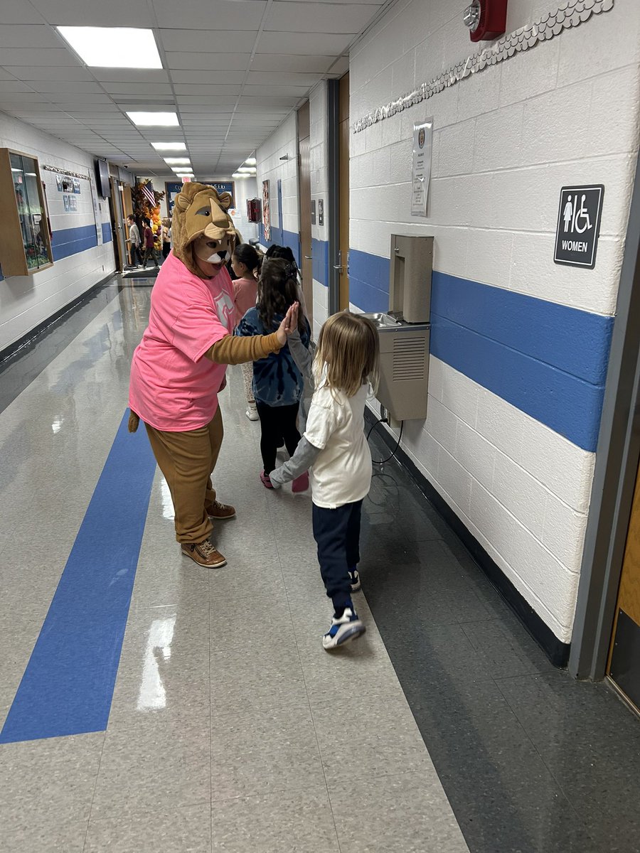 Congratulations to our October High Paw Champions!! Way to go girls!! 💙💙