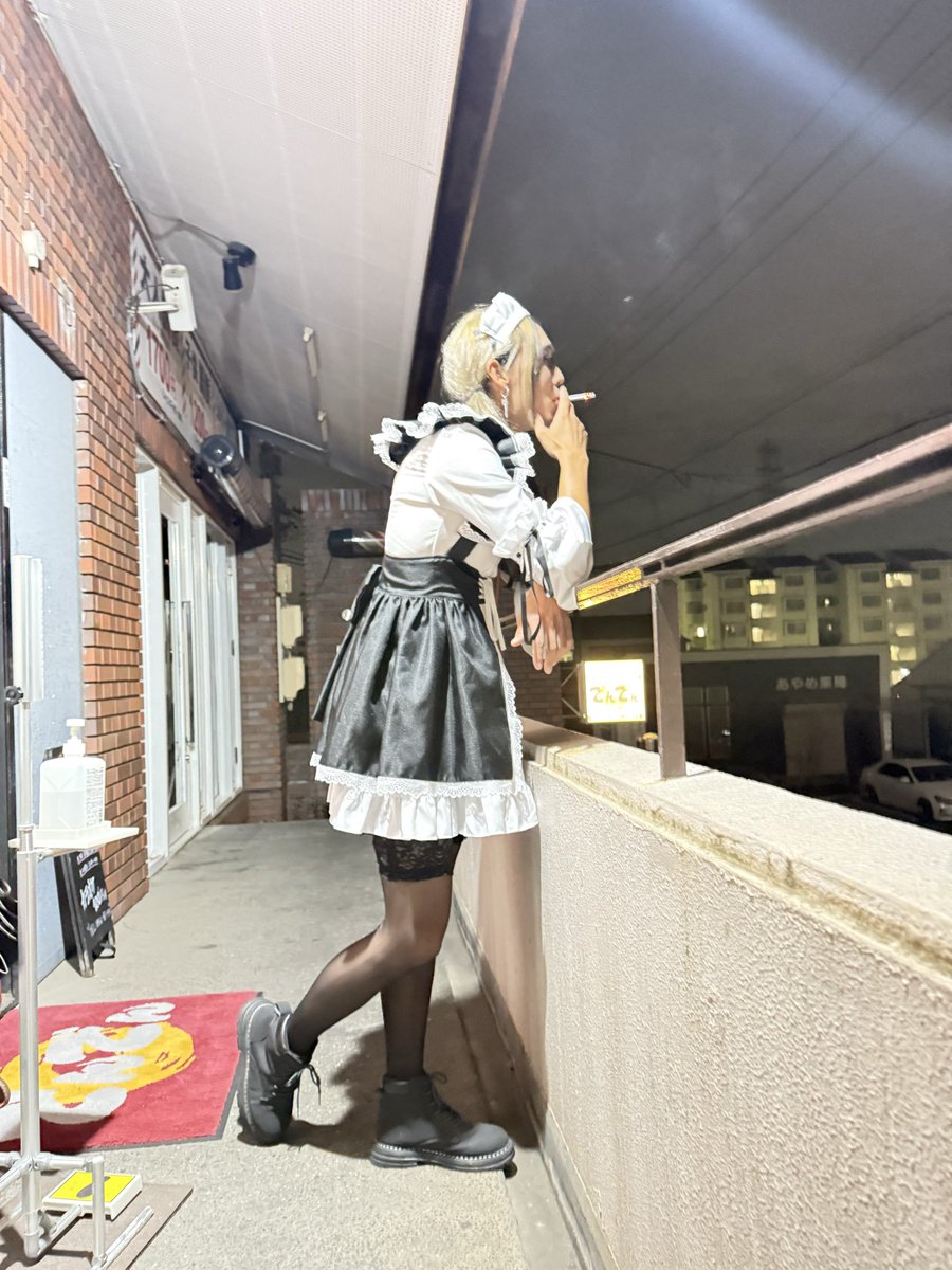 やさぐれメイドやってきた